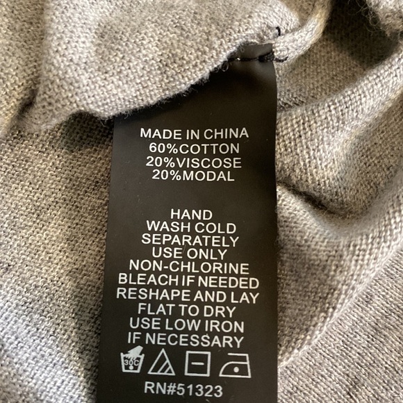 Vince Camuto long lightweight sweater. Size M. Gray with layered design. - Picture 11 of 11